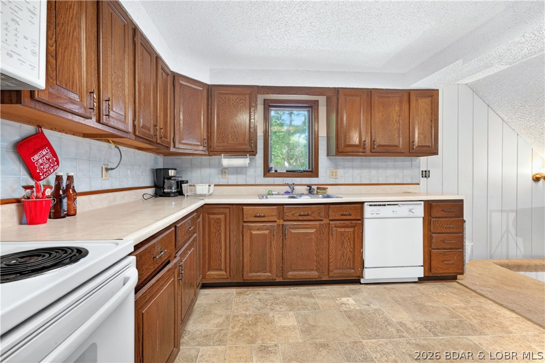 33400 Kings Way Road Stover, MO 65078 - Photo 3 of 25
