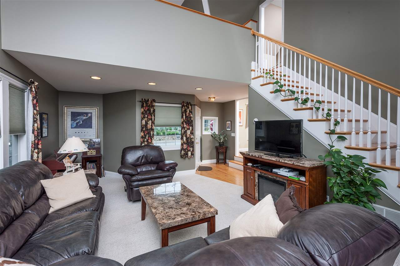 510 Wallis Road Rye, NH 03870 - Photo 3 of 32
