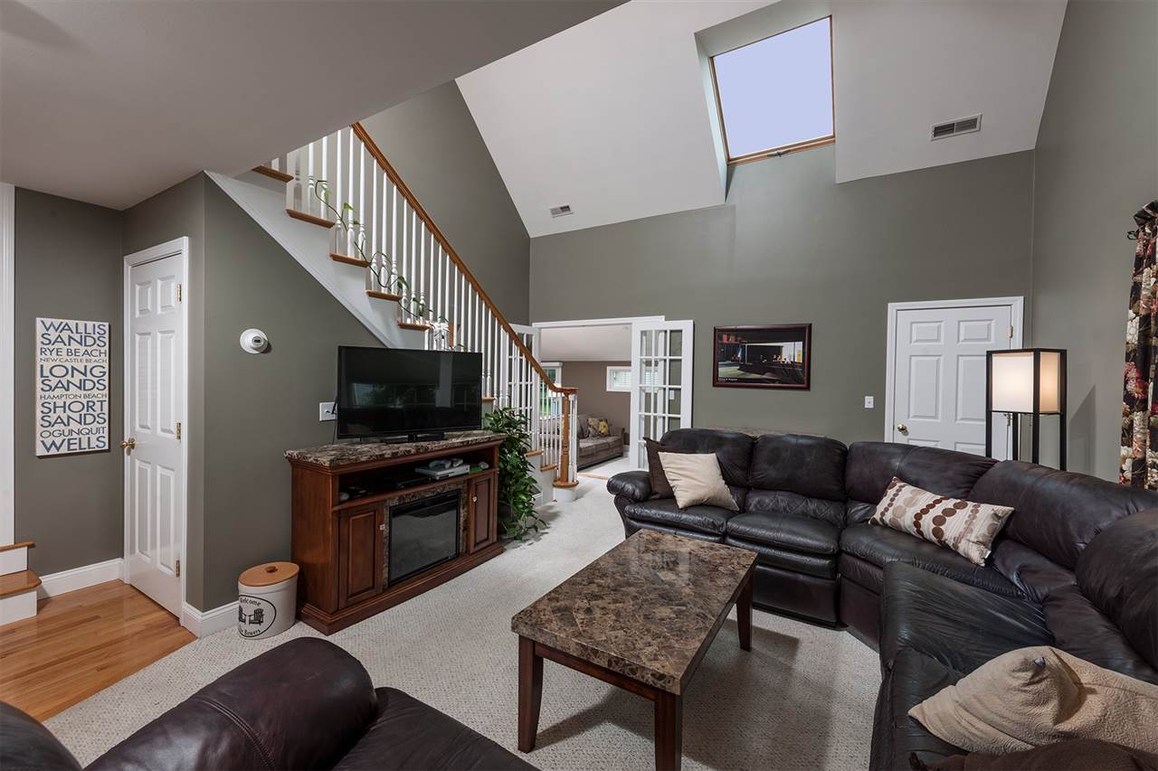 510 Wallis Road Rye, NH 03870 - Photo 5 of 32