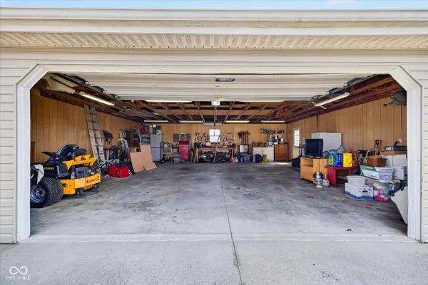 $269,900 | 2540 South Meridian Road, Mitchell, IN 47446