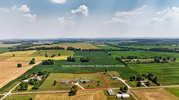 $269,900 | 2540 South Meridian Road, Mitchell, IN 47446