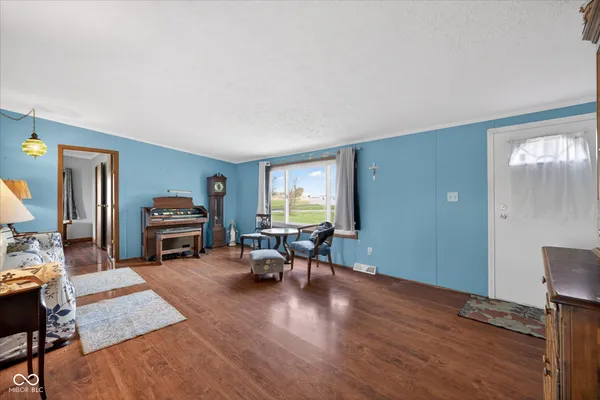 $269,900 | 2540 South Meridian Road, Mitchell, IN 47446