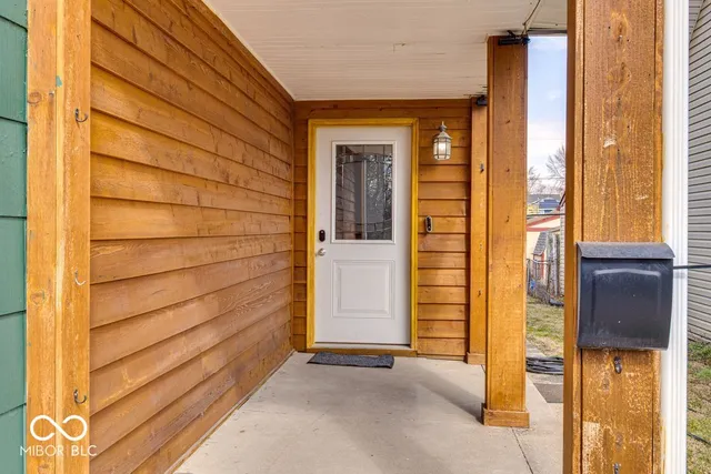 $337,500 | 922 Iowa Street, Indianapolis, IN 46203