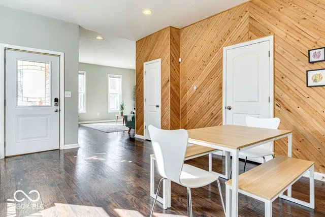 $337,500 | 922 Iowa Street, Indianapolis, IN 46203