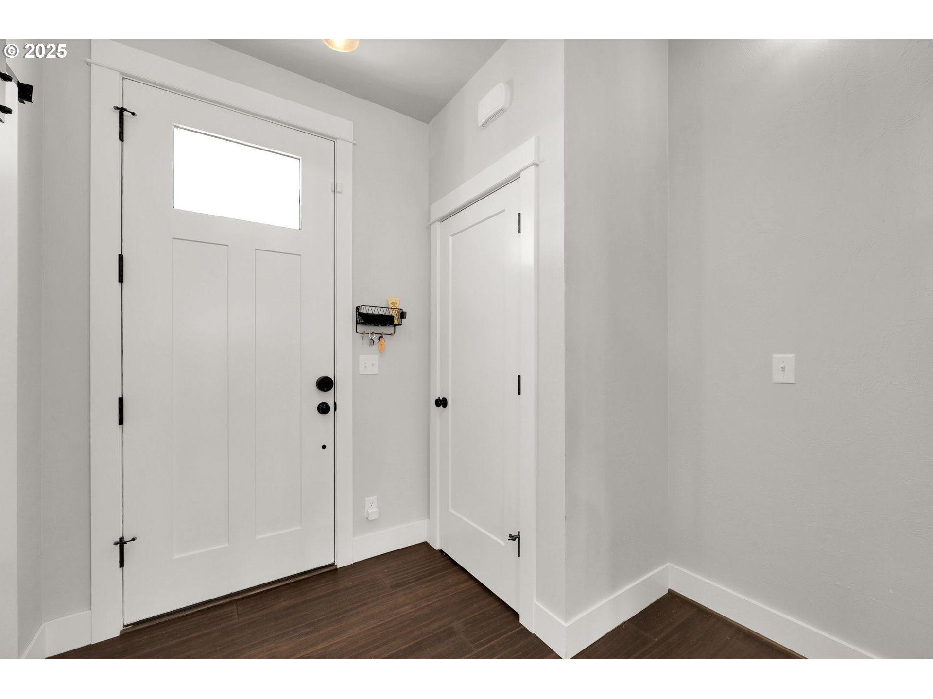 2819 Adams Street Eugene, OR 97405 - Photo 6 of 44 a view of an empty room