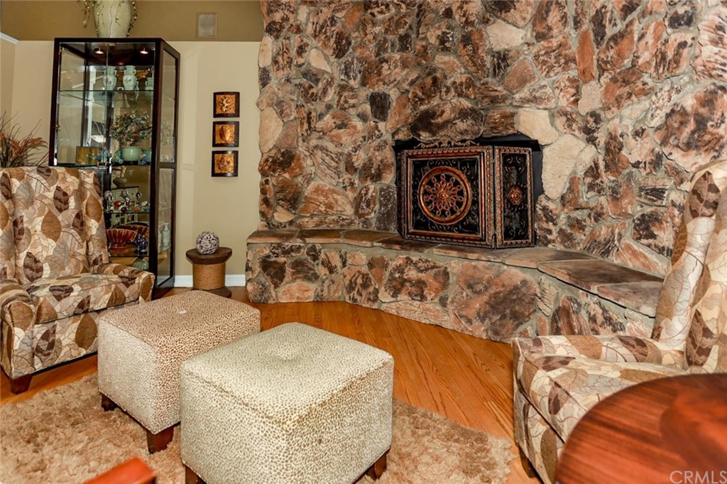 42585 Constellation Drive Big Bear Lake, CA 92315 - Photo 12 of 54