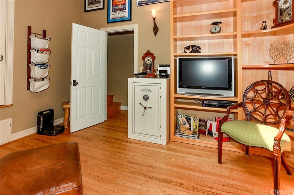 42585 Constellation Drive Big Bear Lake, CA 92315 - Photo 32 of 54