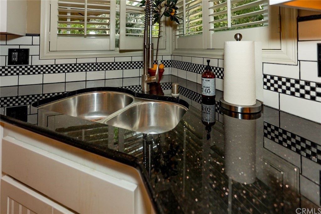 42585 Constellation Drive Big Bear Lake, CA 92315 - Photo 9 of 54