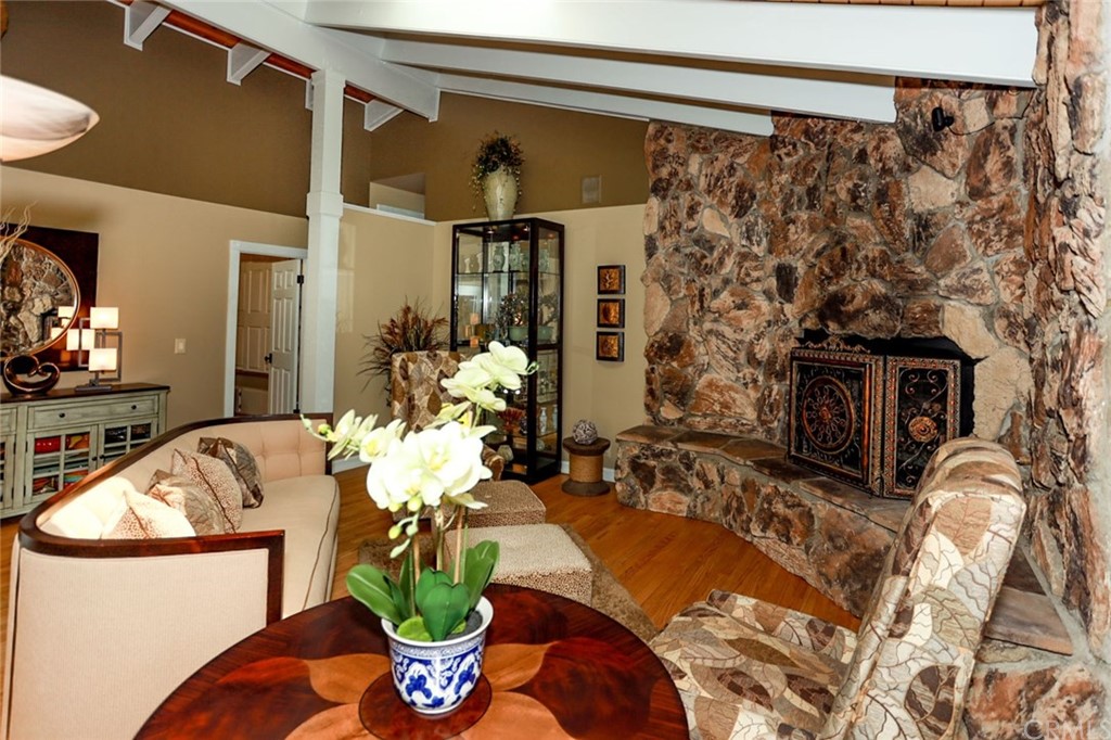 42585 Constellation Drive Big Bear Lake, CA 92315 - Photo 10 of 54