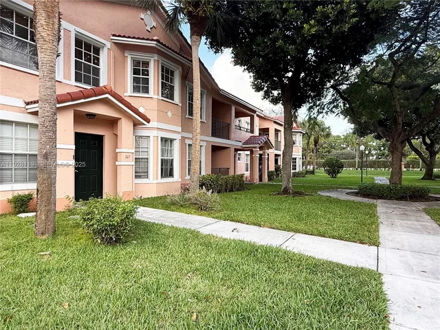 $2,200 | 308 Belmont Lane, Unit 308, North Lauderdale, FL 33068