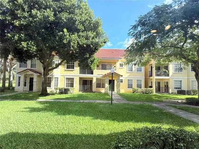 $2,200 | 308 Belmont Lane, Unit 308, North Lauderdale, FL 33068