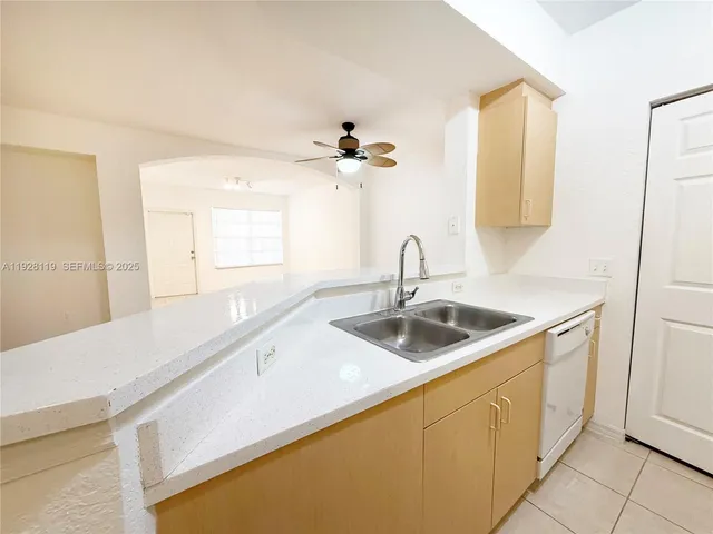 $2,200 | 308 Belmont Lane, Unit 308, North Lauderdale, FL 33068