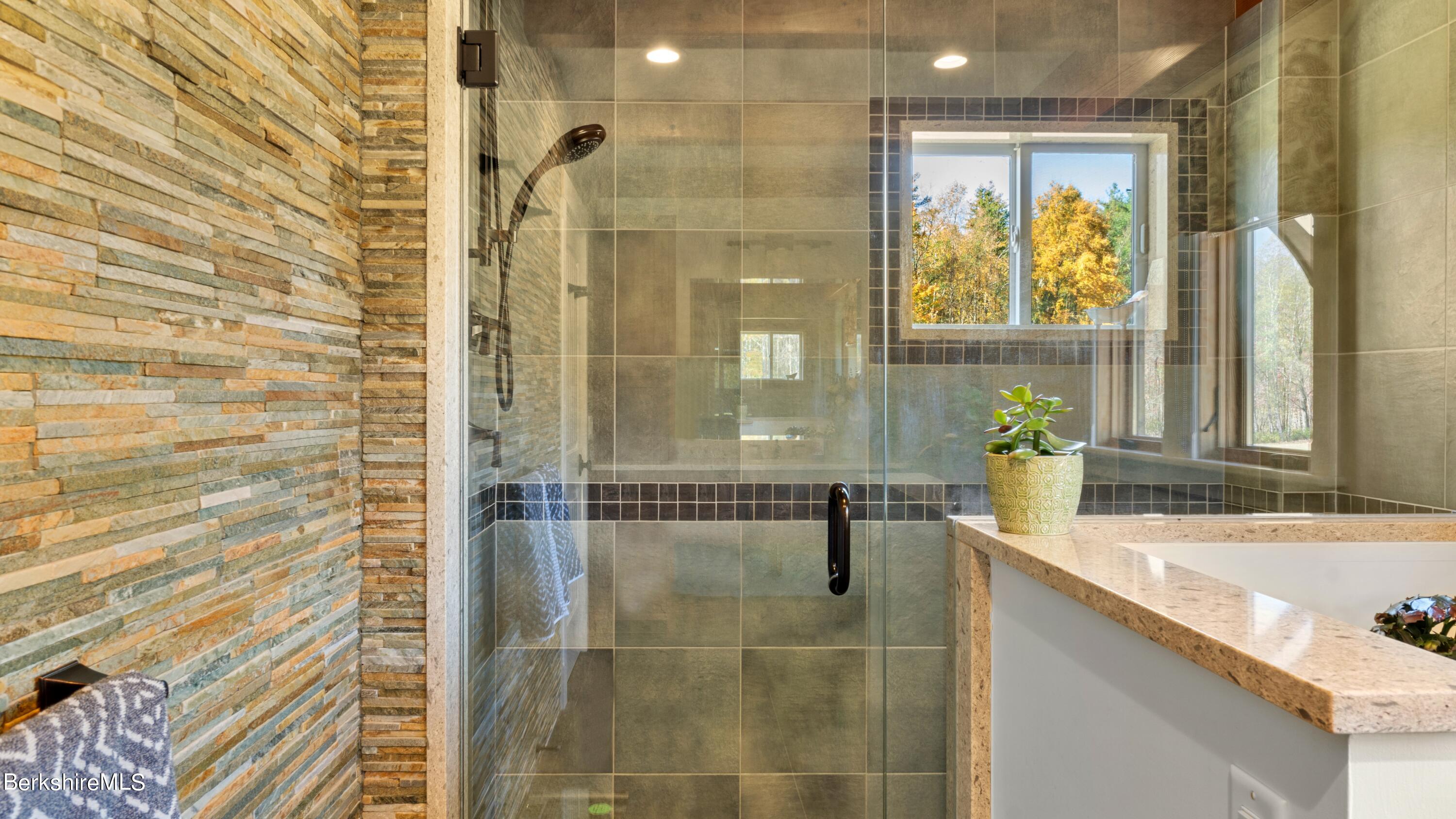 373 Horrigan Road Clarksburg, MA 01247 - Photo 27 of 52 HRDSC03661