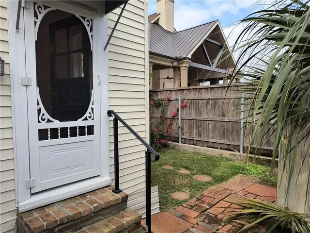 $1,600 | 307 Labarre Drive, Metairie, LA 70001