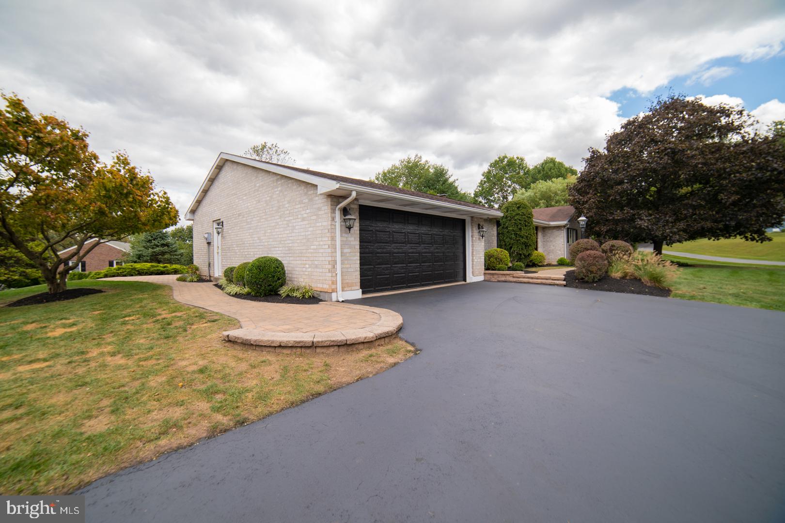 1811 Church Road Hummelstown, PA 17036 - Photo 4 of 50 Gallery Image 4