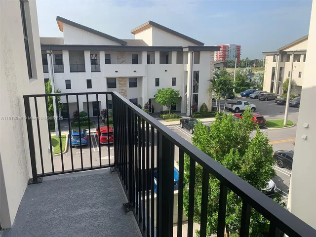 $3,400 | 10443 Northwest 82nd Street, Unit 31, Doral, FL 33178