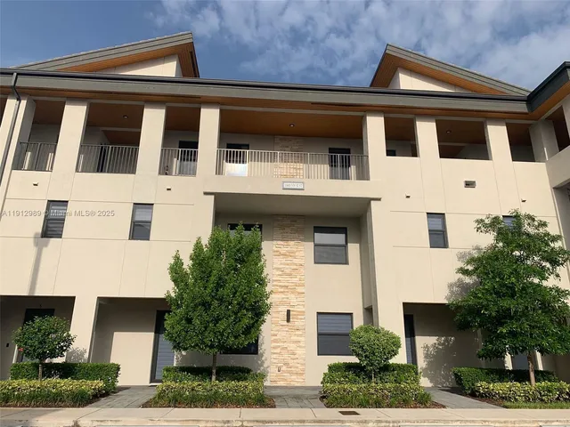 $3,400 | 10443 Northwest 82nd Street, Unit 31, Doral, FL 33178