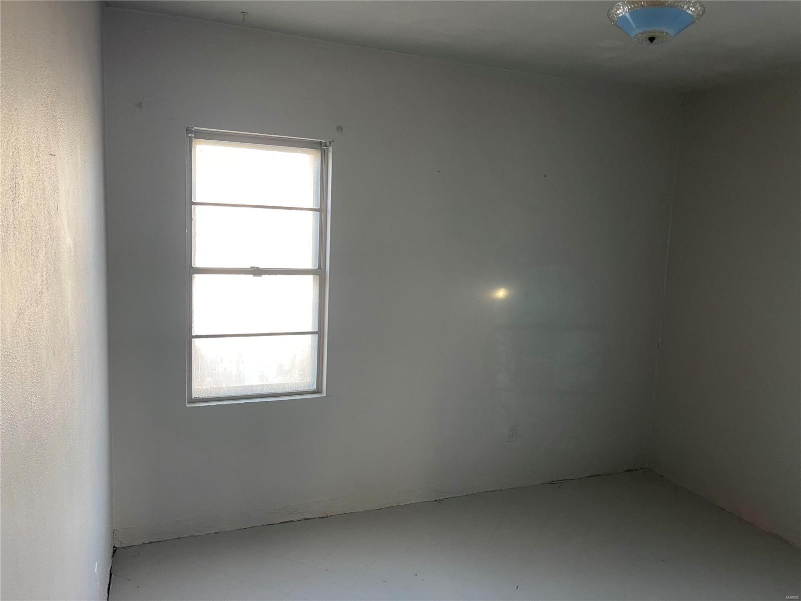 9446 Ridge Avenue St. Louis, MO 63114 - Photo 8 of 18 Gallery Image 8
