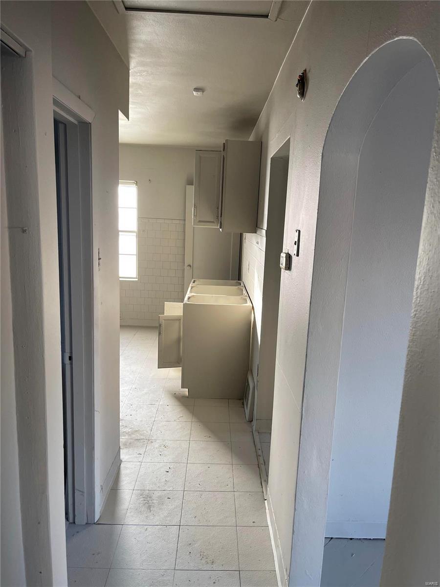 9446 Ridge Avenue St. Louis, MO 63114 - Photo 10 of 18 Gallery Image 10