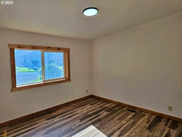 990 East 2nd Street Coquille, OR 97423 - Photo 16 of 23