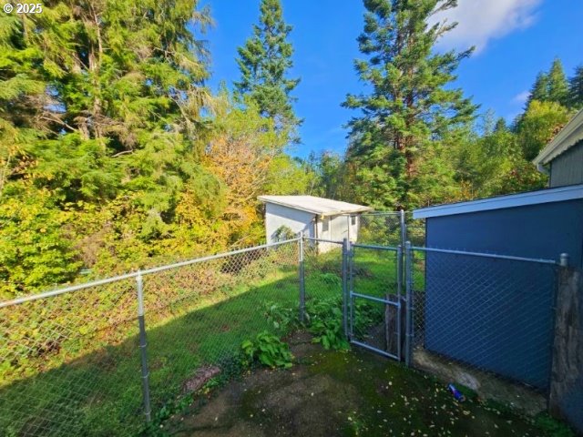 990 East 2nd Street Coquille, OR 97423 - Photo 21 of 23