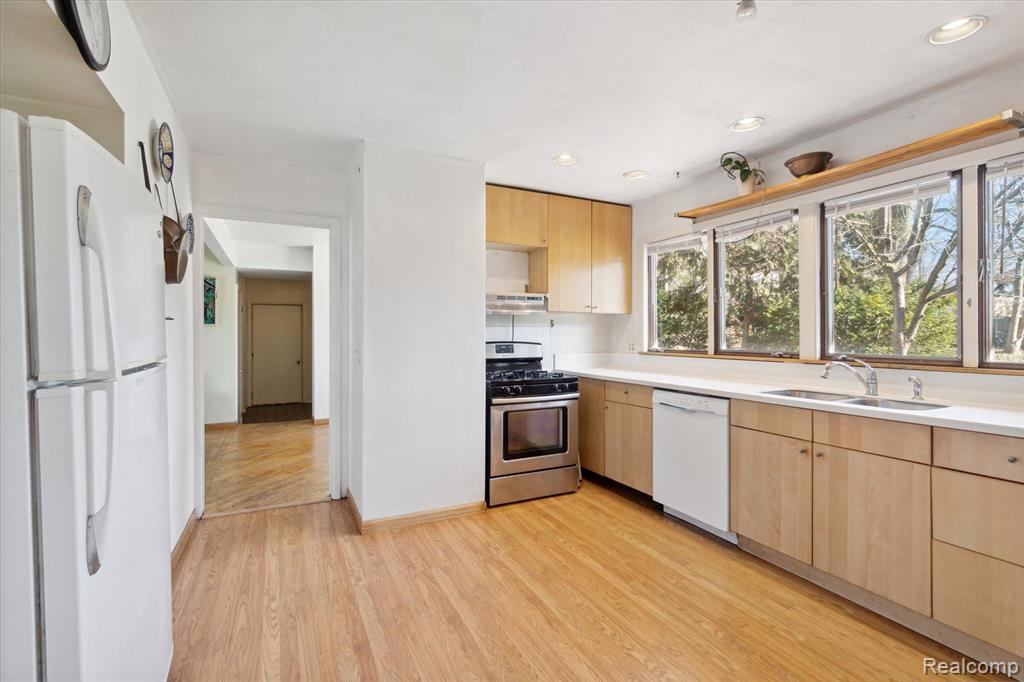 928 Red Oak Road Ann Arbor, MI 48103 - Photo 11 of 76 Gallery Image 11
