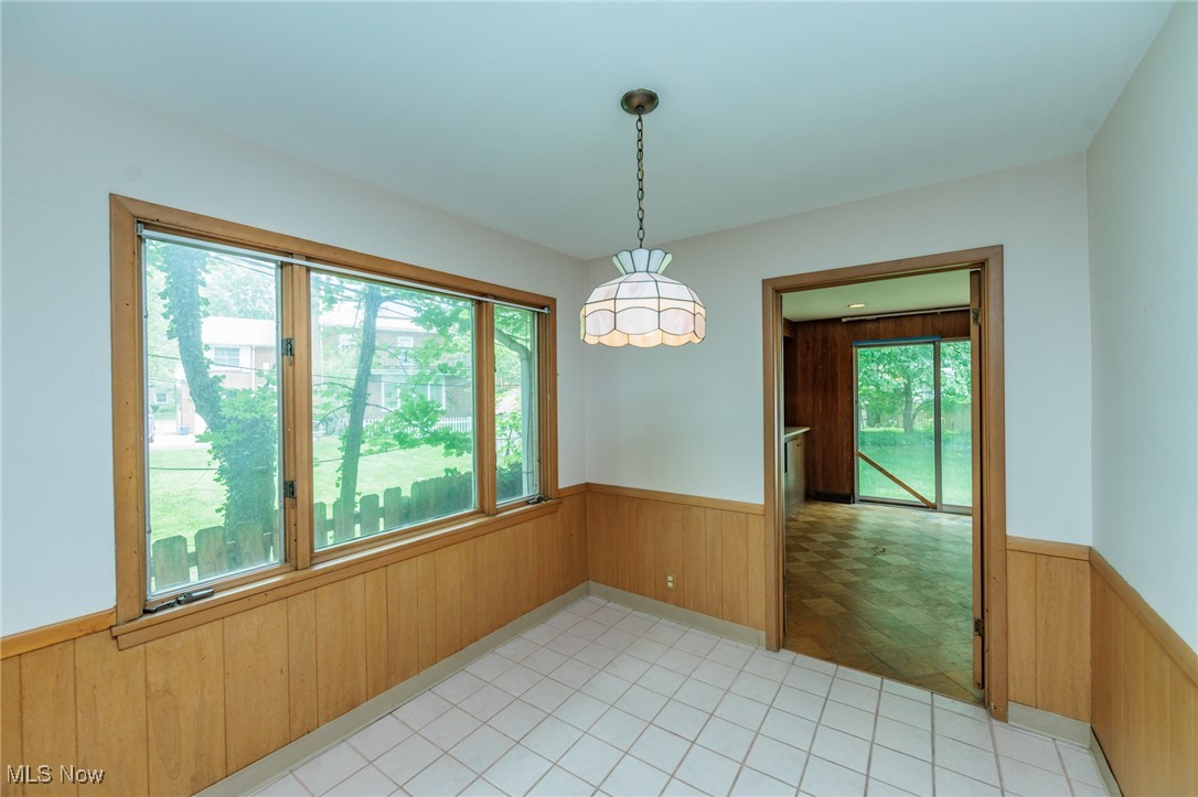 2375 Glendon Road Cleveland, OH 44118 - Photo 16 of 49 Gallery Image 16