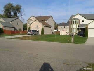 2870 Culbertson Avenue Rochester, MI 48307 - Photo 16 of 16 YOUR NEW NEIGHBORS.jpg