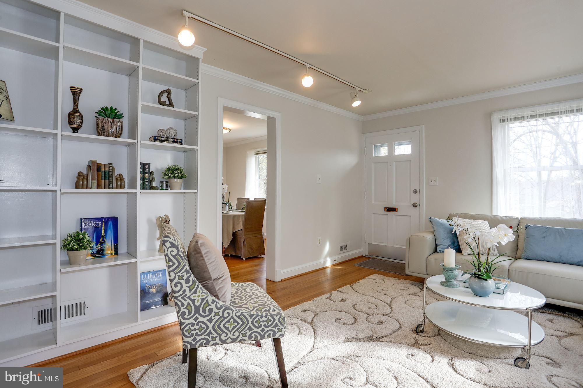 4916 Flint Drive Bethesda, MD 20816 - Photo 4 of 29