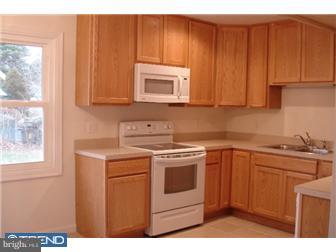 2 Quakeroak Road Levittown, PA 19057 - Photo 5 of 10 Kitchen