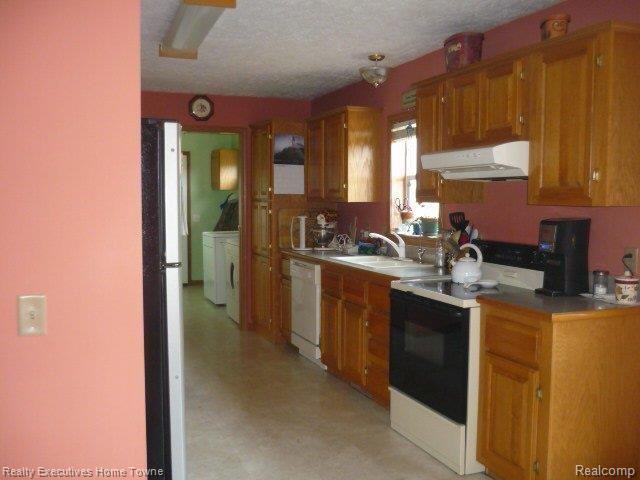 9570 Avoca Road Avoca, MI 48006 - Photo 17 of 35 P1220304.JPG