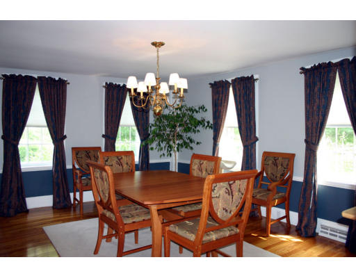 94 Woodside Road Sudbury, MA 01776 - Photo 4 of 10 Gallery Image 4