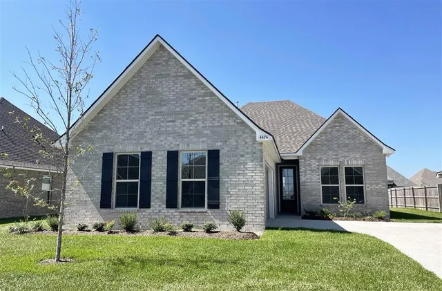 $309,190 | 4474 Lakes Edge Drive, Lake Charles, LA 70607