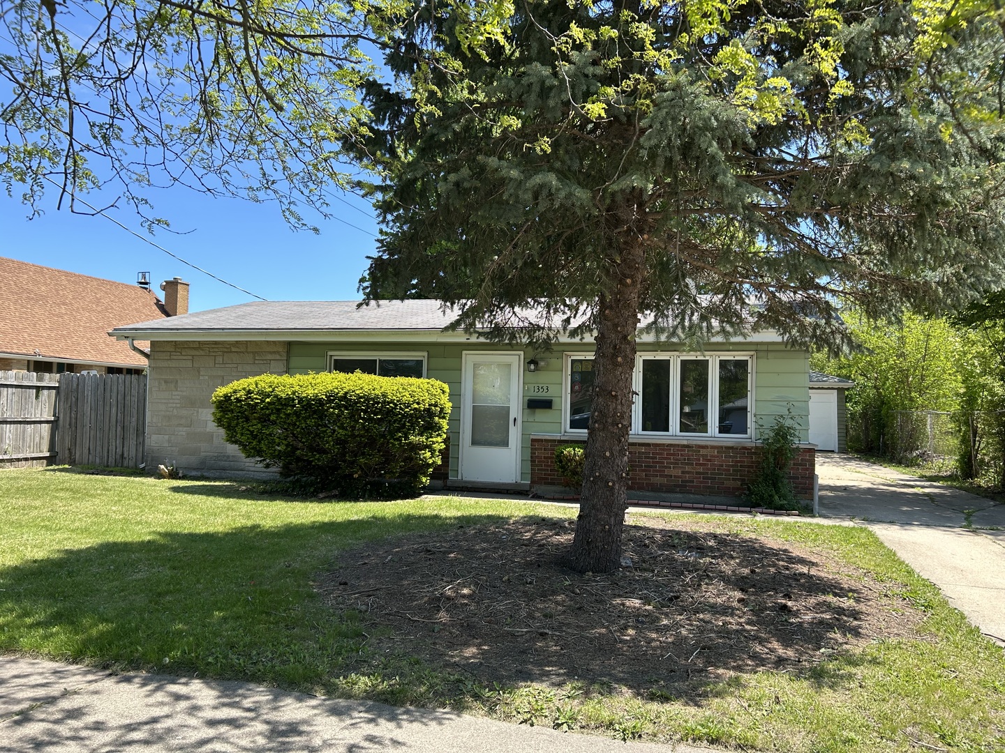1353 Stanley Boulevard Calumet City, IL 60409 - Photo 1 of 11