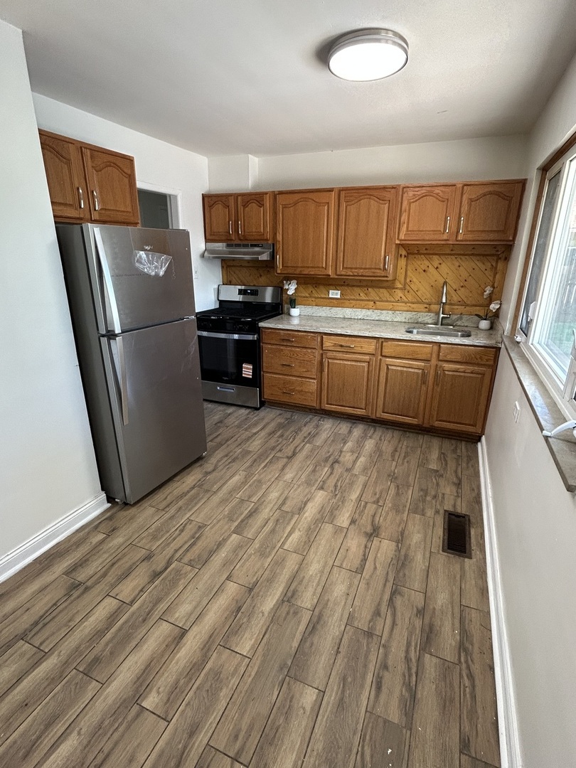 1353 Stanley Boulevard Calumet City, IL 60409 - Photo 3 of 11