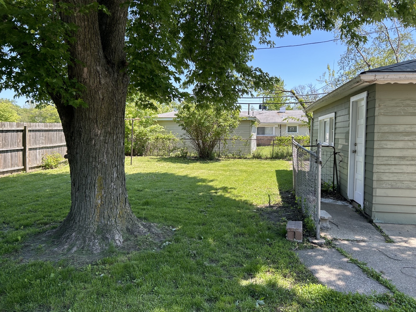 1353 Stanley Boulevard Calumet City, IL 60409 - Photo 10 of 11