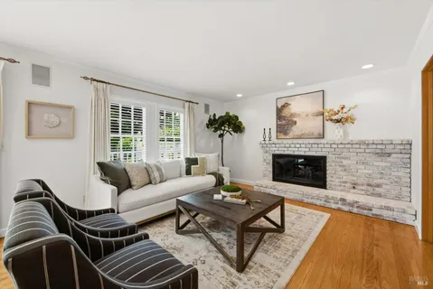 $2,999,999 | 852 2nd Street East, Sonoma, CA 95476