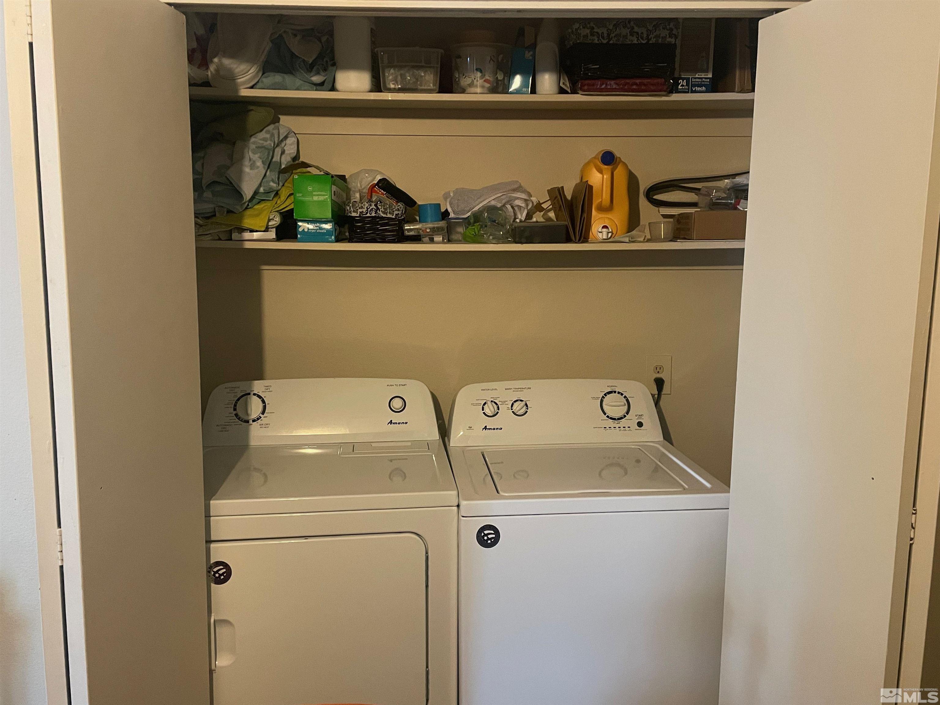 7550 Bluestone Drive Reno, NV 89511 - Photo 10 of 15 a utility room with dryer and washer