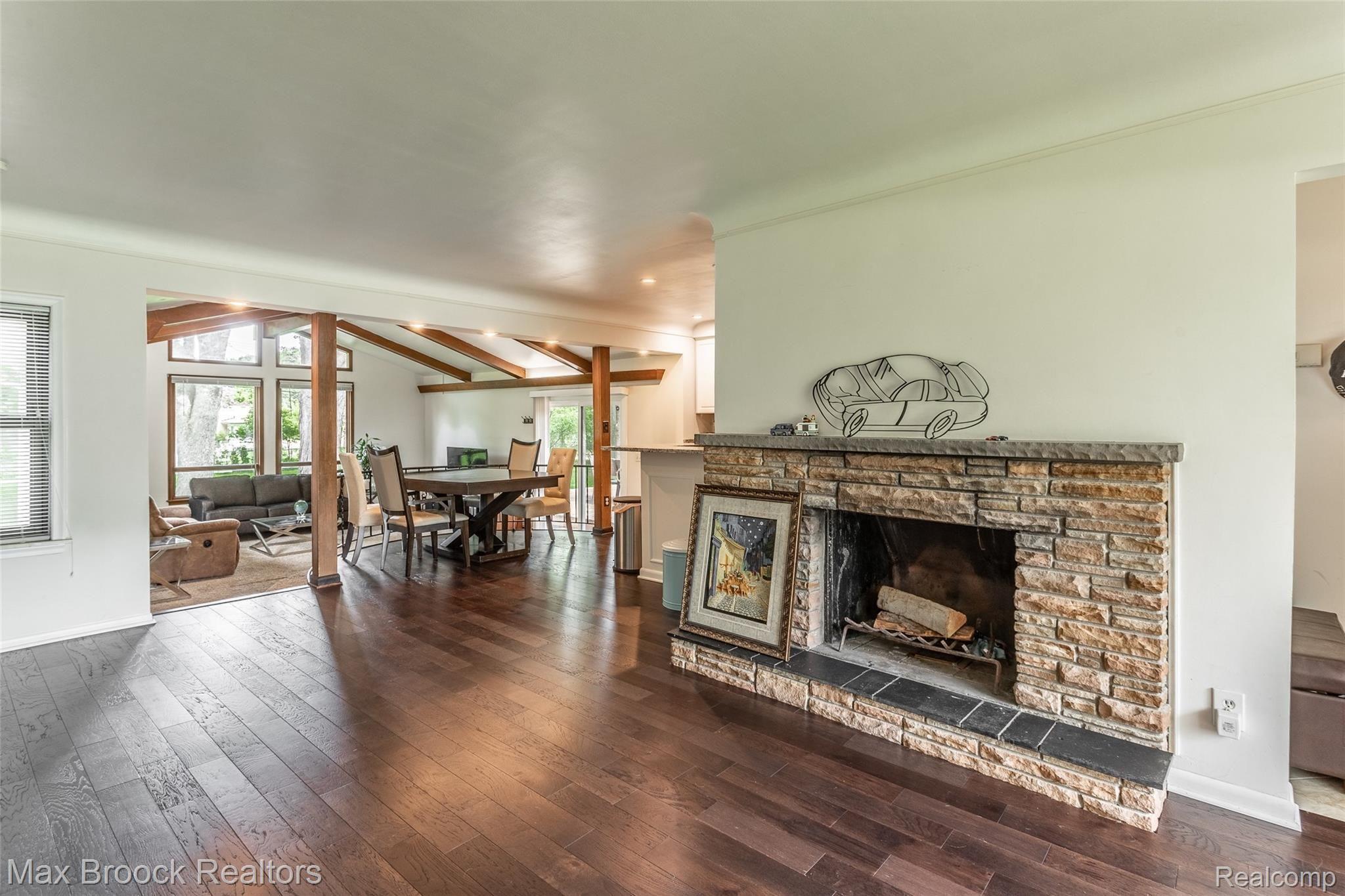 5349 Martin Road Warren, MI 48092 - Photo 4 of 24 244A4712-HDR.jpg