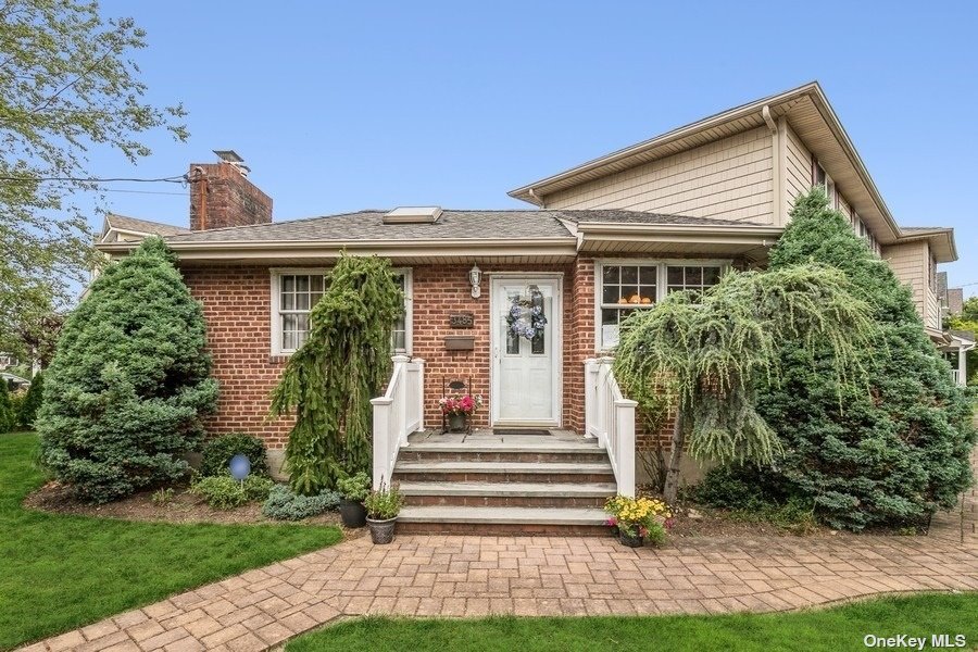 3485 Stratford Road Wantagh, NY 11793 - Photo 1 of 1 Gallery Image 1