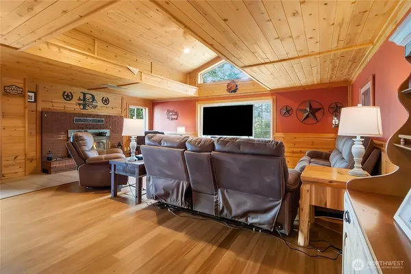 $799,950 | 19127 Patterson Road East, Orting, WA 98360