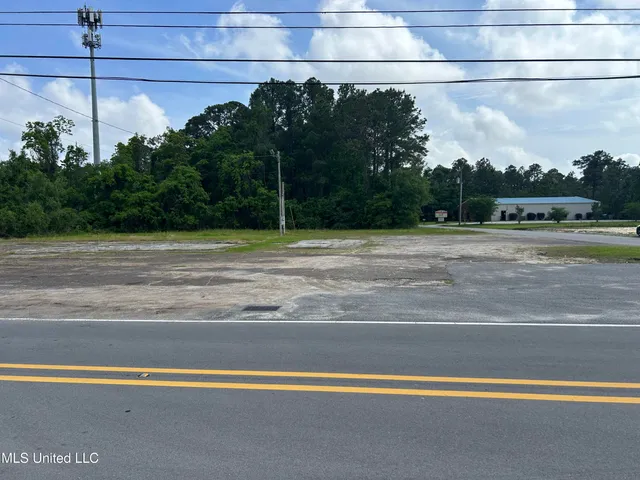 $150,000 | 1917 Highway 90, Gautier, MS 39553