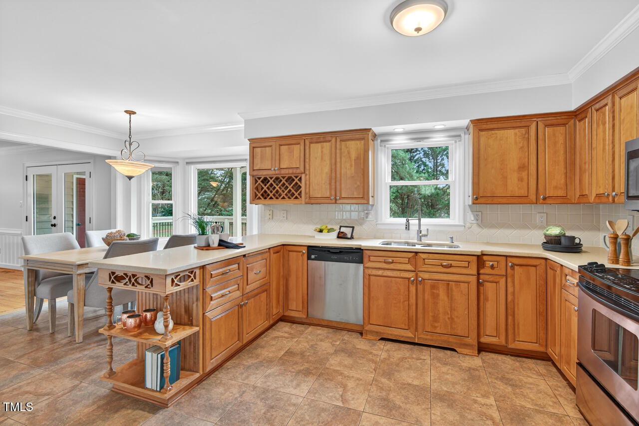 2805 Dunkirk Drive Raleigh, NC 27613 - Photo 15 of 36 21