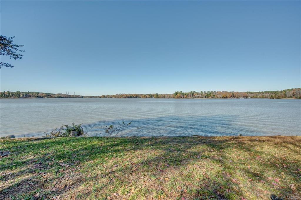 2213 Seaside Road York, SC 29745 - Photo 4 of 34 Gallery Image 4