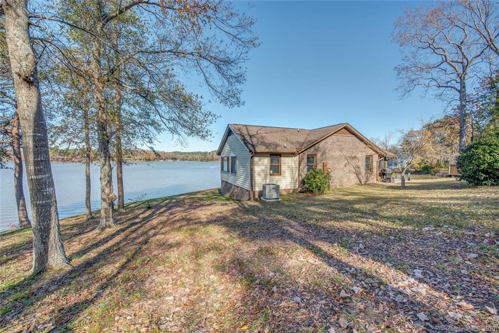 2213 Seaside Road York, SC 29745 - Photo 5 of 34 Gallery Image 5