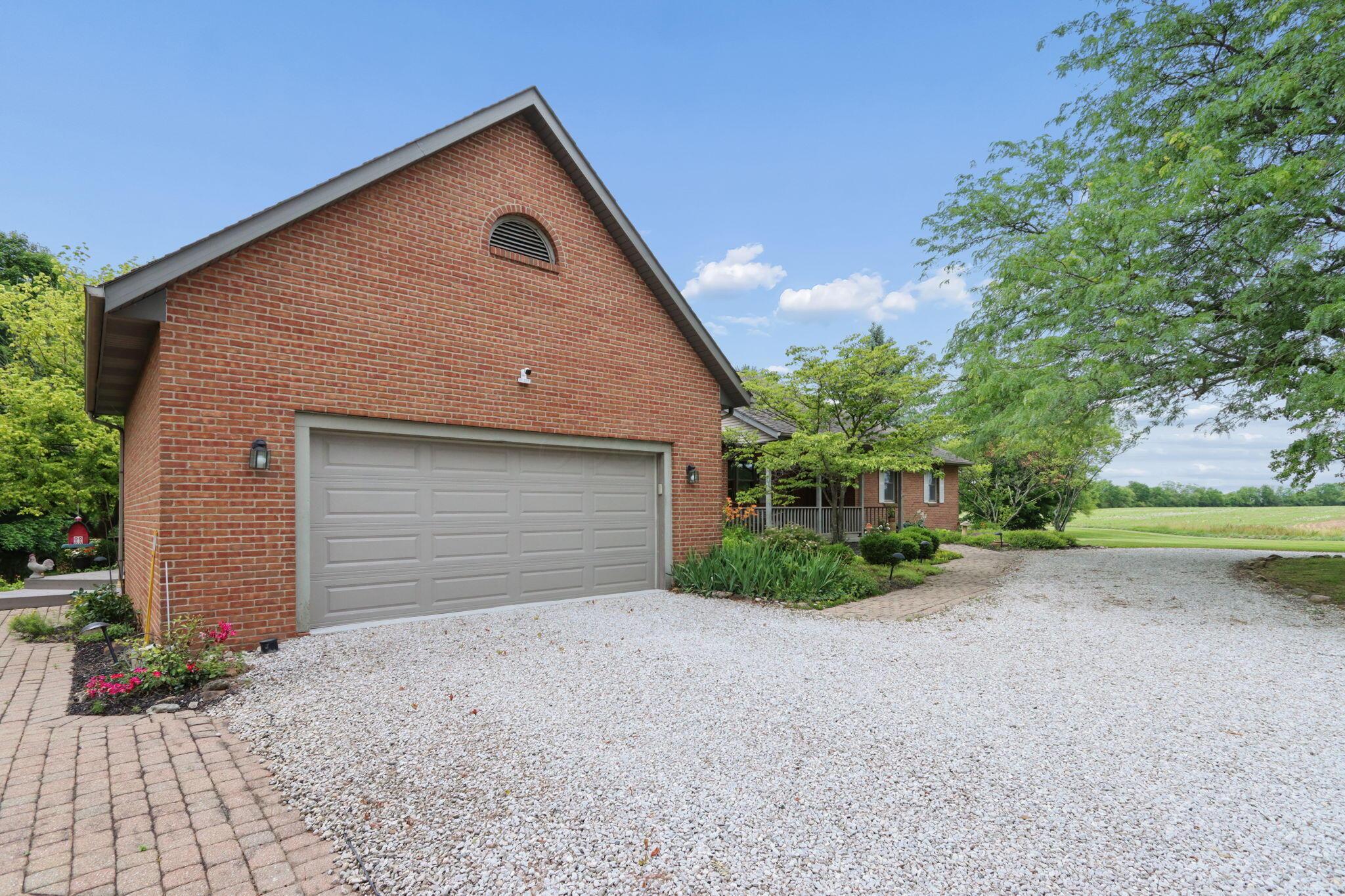 1525 Cole Road Columbus, OH 43228 - Photo 39 of 92