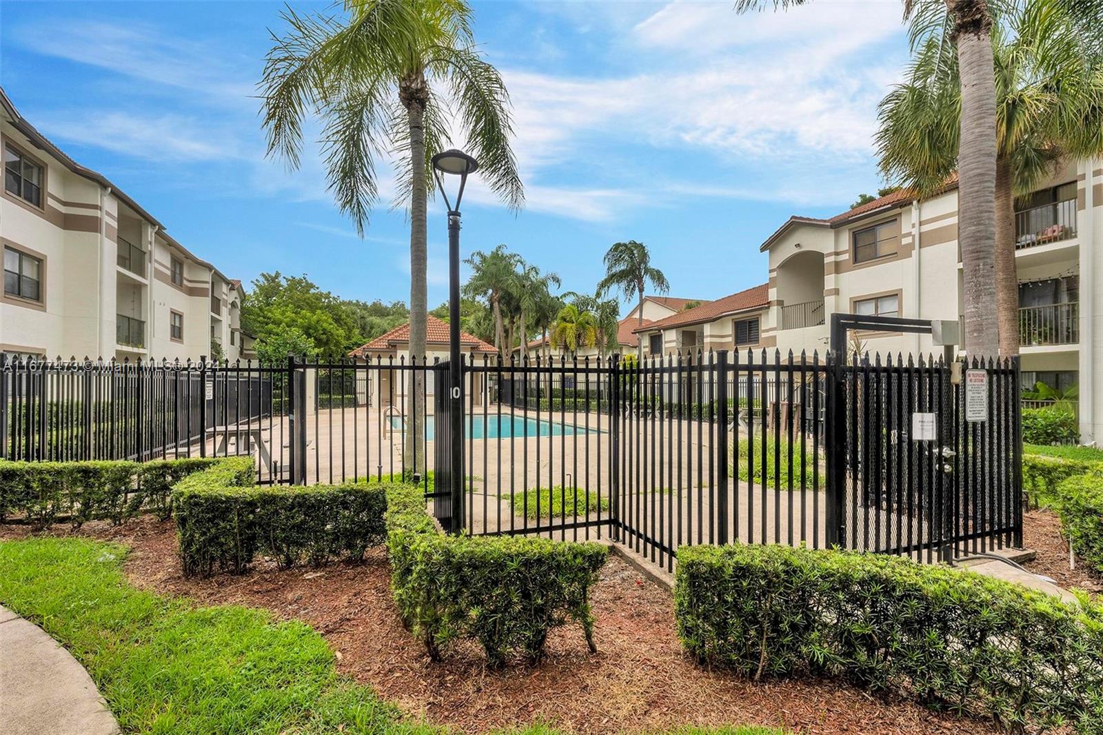570 South Park Road, Unit 156 Hollywood, FL 33021 - Photo 33 of 45