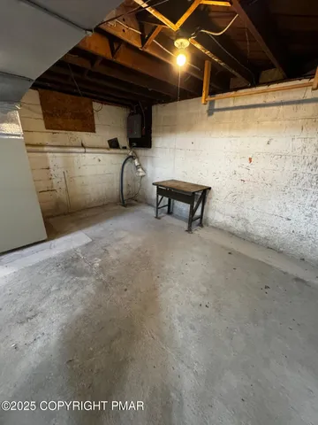 a view of utility room