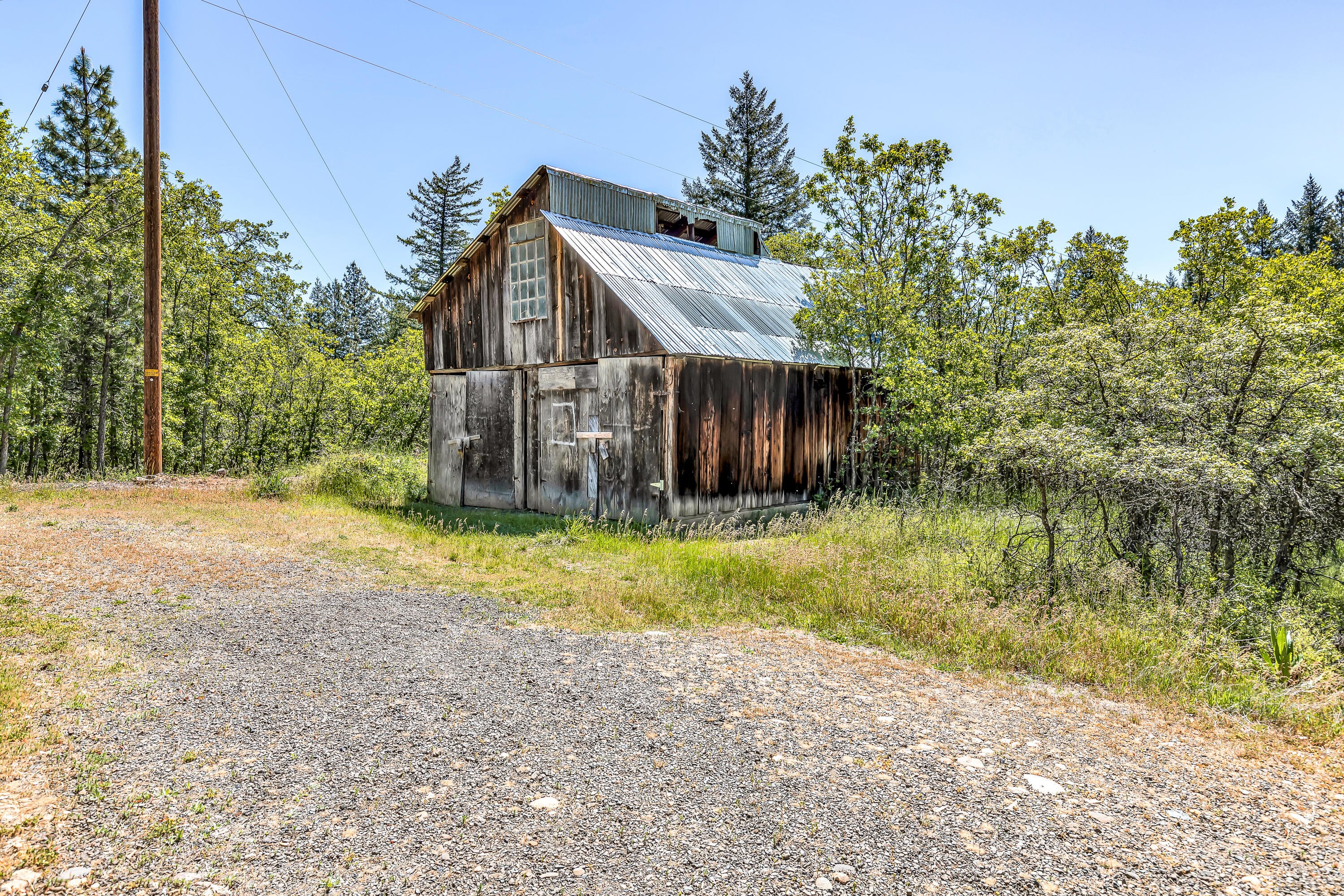 1720 Colestin Road Ashland, OR 97520 - Photo 31 of 52 9R9A3151