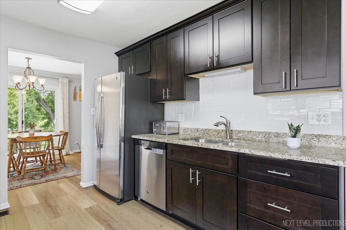 2020 Carling Road Hoffman Estates, IL 60169 - Photo 5 of 56